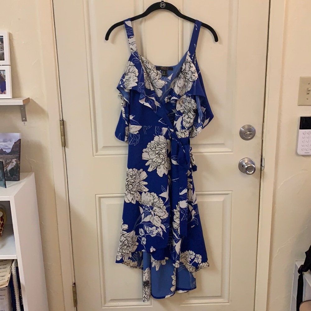 Forever 21 contemporary floral wrap dress